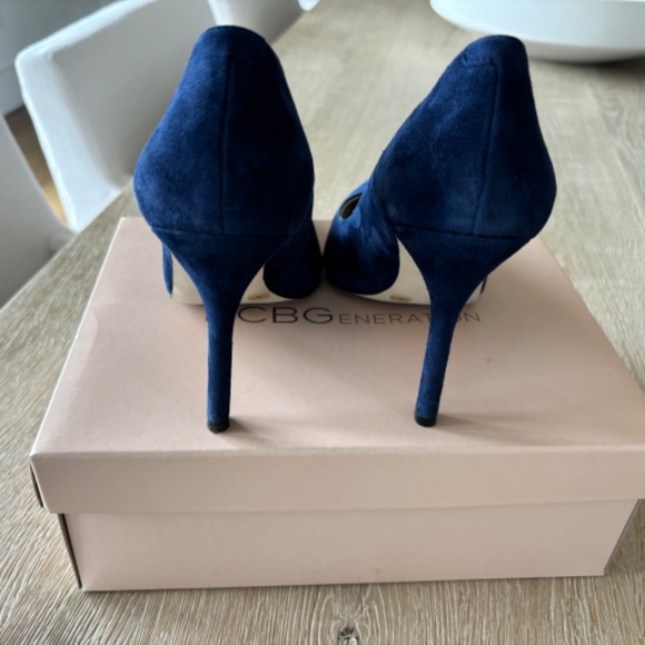 BCBGeneration Treasure Suede Pumps - Color Eclipse Blue - Size 7.5 - Picture 2 of 5